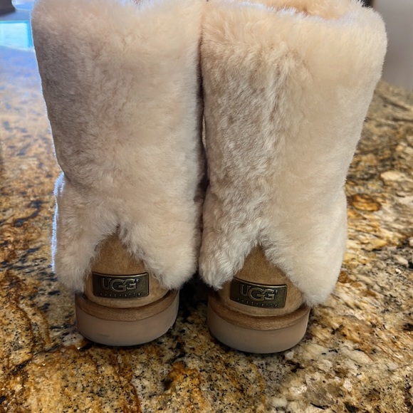 Authentic UGG boots - Picture 3 of 5